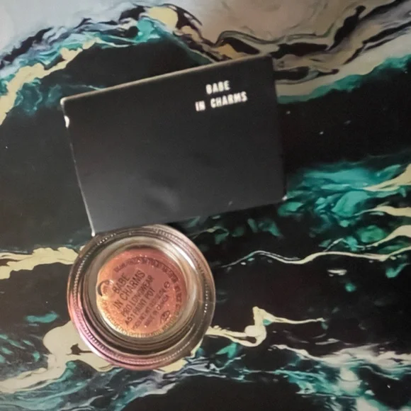 NIB MAC BABE in CHARMS PRO LONGWEAR
PAINT POT🍑 - Picture 4 of 9
